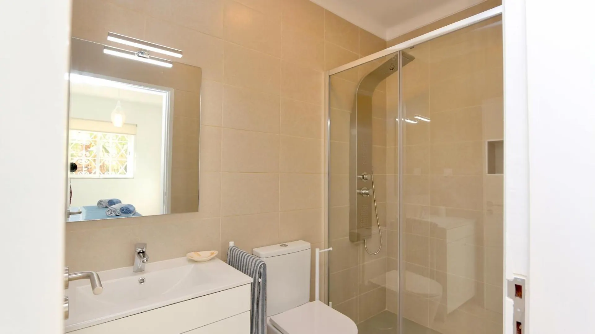 Fig Villa- Cleverdetails, Sleep 8, Pool, Children Playground, Tenis Court Vilamoura Villa